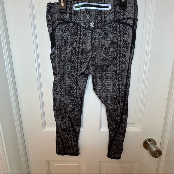 Athleta Black and Gray Patterned Activewear - Picture 2 of 7